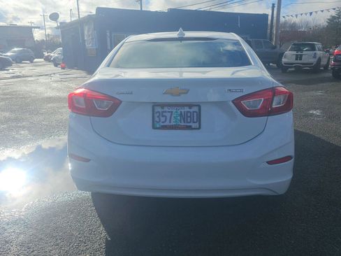 Used 2017 Chevrolet Cruze Premier image 5