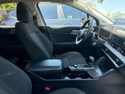 Used 2023 Kia Sportage LX FWD image 12