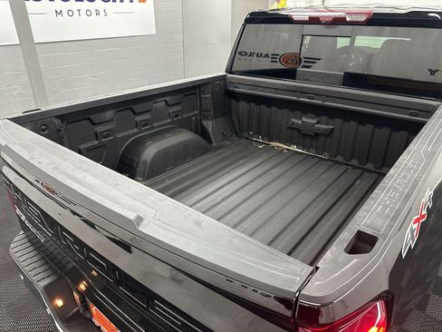 Used 2024 Chevrolet Silverado 1500 LTZ w/ LTZ Premium Package image 11