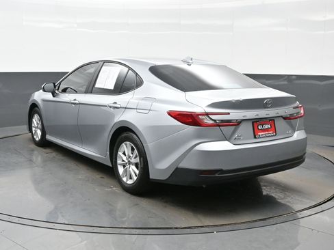 Used 2025 Toyota Camry LE image 4