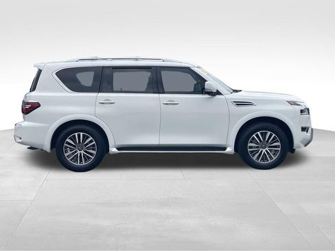 Used 2024 Nissan Armada SL w/ Captain's Chairs Package RWD image 2