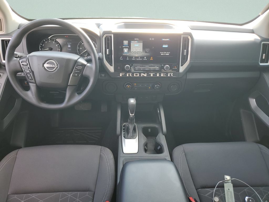 Certified 2025 Nissan Frontier SV RWD image 11