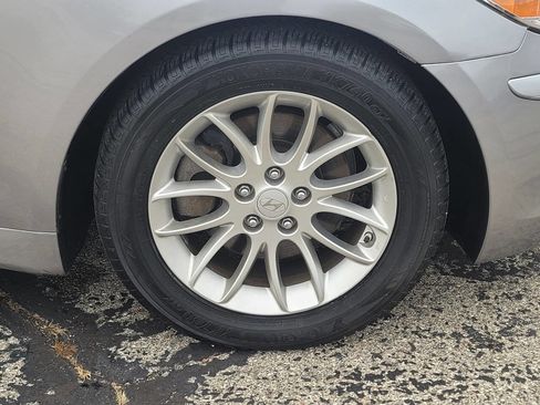 Used 2011 Hyundai Genesis 3.8 image 17