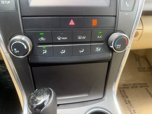 Used 2016 Toyota Camry LE FWD image 25