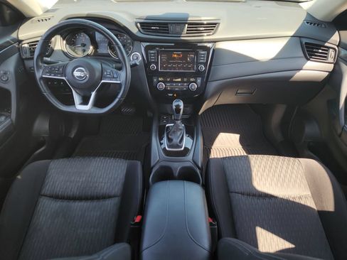 Used 2020 Nissan Rogue SV w/ Premium Package FWD image 18