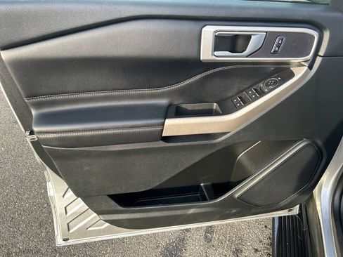 Certified 2023 Ford Explorer XLT w/ Equipment Group 202A image 17