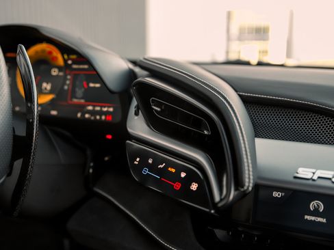 Used 2021 Ferrari SF90 Stradale image 40