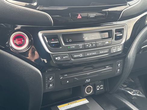 Used 2022 Honda Pilot Black Edition image 25