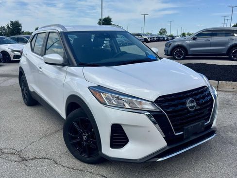 Used 2022 Nissan Kicks SV FWD image 7