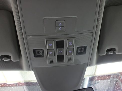 Used 2024 Volkswagen Tiguan Wolfsburg Edition image 29