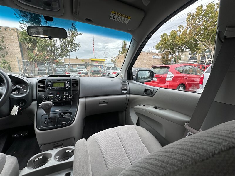 Used 2012 Kia Sedona LX FWD image 14