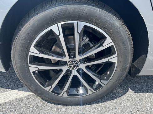 New 2025 Volkswagen Jetta Sport image 9