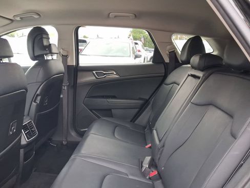 Used 2023 Kia Sportage EX AWD/4WD image 8