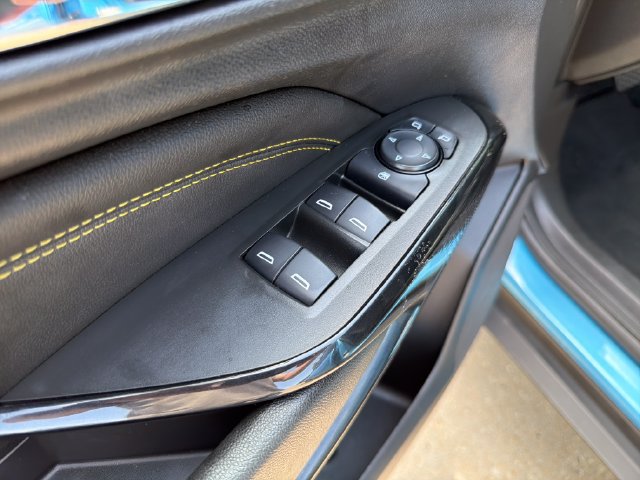Used 2025 Chevrolet Trax LT FWD image 23