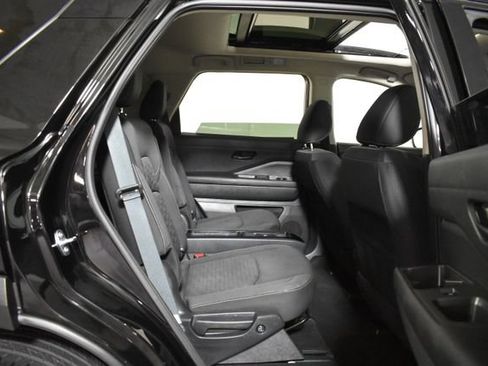 Certified 2024 Nissan Pathfinder SV w/ SV Premium Package AWD/4WD image 36