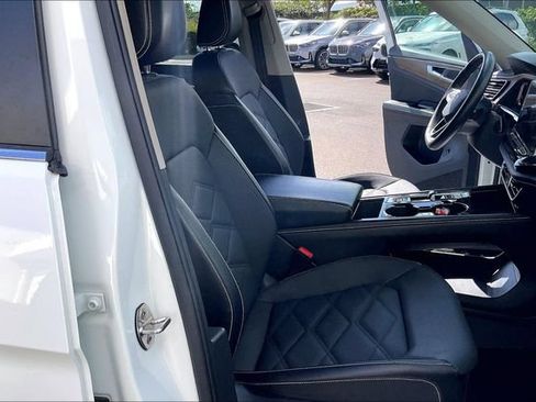 Used 2024 Volkswagen Atlas SE FWD image 7