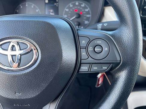 Certified 2025 Toyota Corolla LE FWD image 19