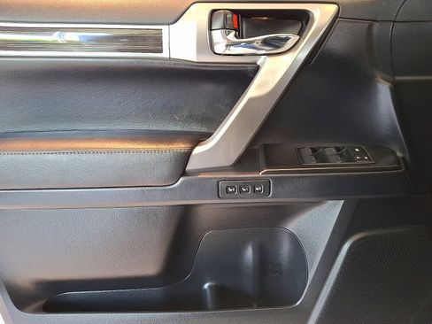 Used 2022 Lexus GX 460 Premium image 13