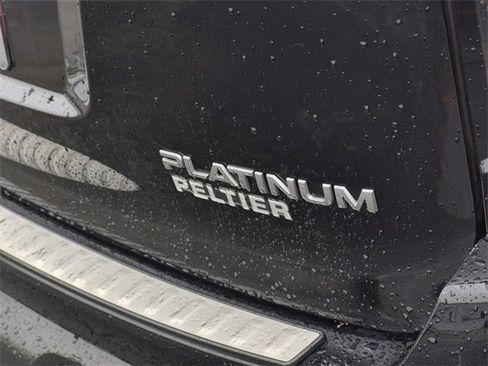 New 2025 Nissan Armada Platinum image 6