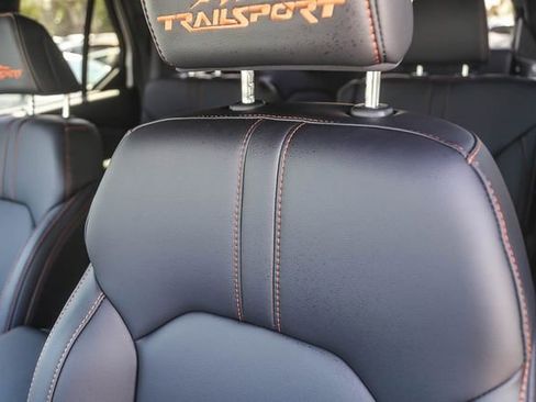 Used 2025 Honda Pilot TrailSport image 27