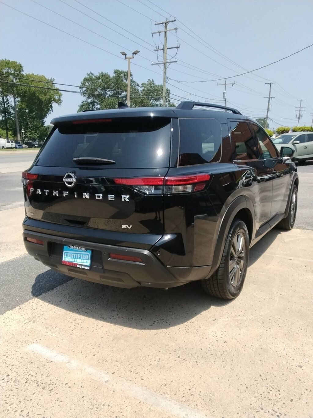 Used 2022 Nissan Pathfinder SV FWD image 4
