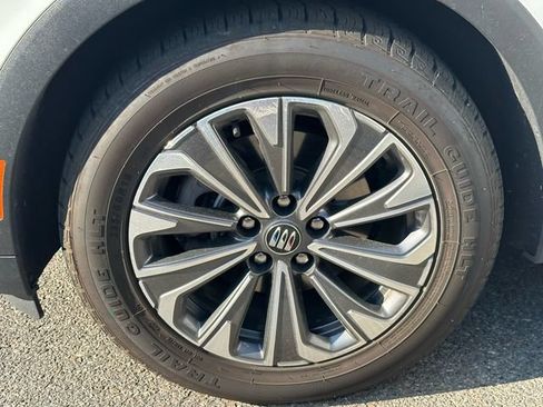 Used 2024 Buick Envision Preferred AWD/4WD image 16