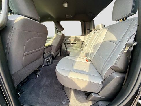 Used 2024 RAM 2500 Big Horn w/ Bed Utility Group image 22