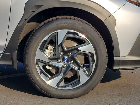 Used 2024 Subaru Crosstrek 2.5i Limited AWD/4WD image 8