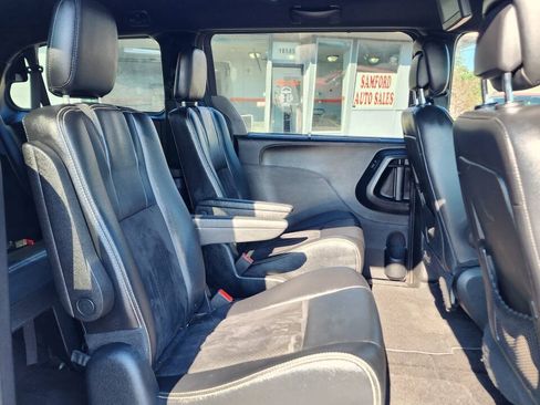 Used 2019 Dodge Grand Caravan SXT w/ Driver Convenience Group FWD image 20