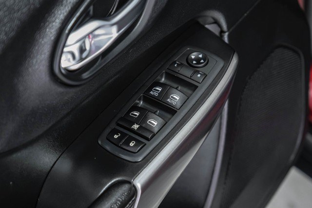 Used 2020 Jeep Cherokee Latitude Plus w/ Cold Weather Group AWD/4WD image 43