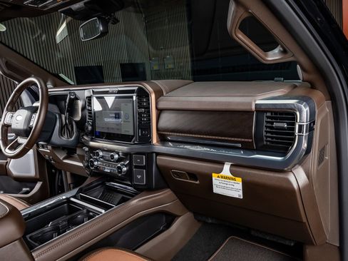 Used 2026 Ford F450 King Ranch w/ FX4 Off-Road Package image 17