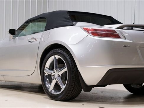 Used 2008 Saturn Sky w/ Premium Trim Package RWD image 5