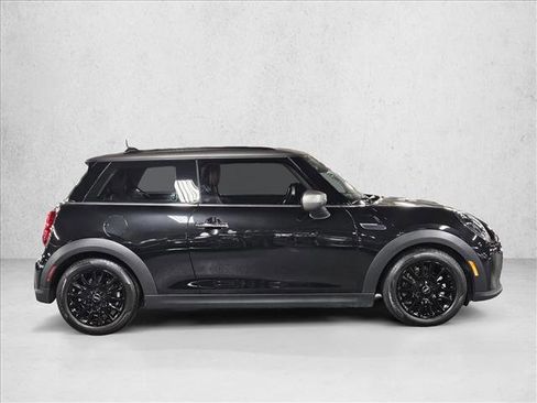 Used 2024 MINI Cooper 2-Door Hardtop w/ Signature Upholstery Package image 4