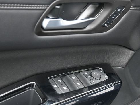 New 2026 Nissan Pathfinder Platinum image 16