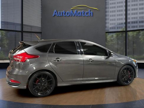 Used 2017 Ford Focus ST w/ Equipment Group 401A image 12