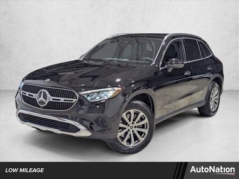 Used 2026 Mercedes-Benz GLC 300 image 1