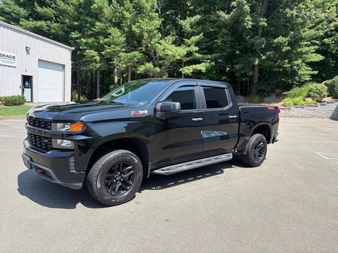 Used 2020 Chevrolet Silverado 1500 Custom Trail Boss w/ Custom Convenience Package AWD/4WD image 2