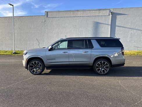 New 2026 Chevrolet Suburban RST w/ Advanced Technology Package image 2