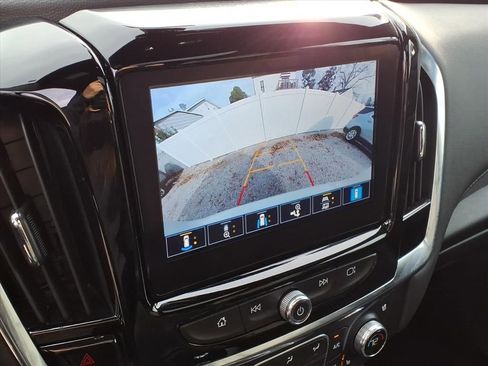 Used 2023 Chevrolet Traverse High Country image 24