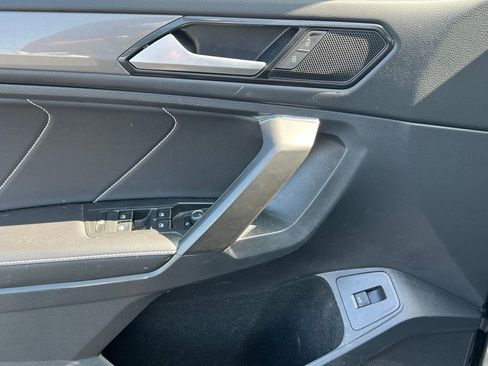 Used 2022 Volkswagen Tiguan SE image 24