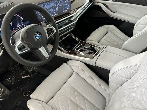 Used 2026 BMW X5 xDrive40i w/ M Sport Package AWD/4WD image 11
