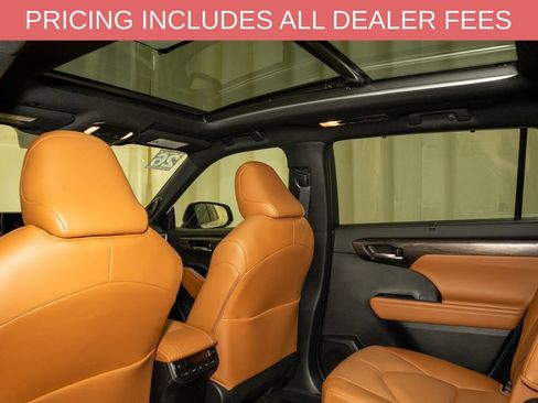 Used 2026 Toyota Highlander Platinum AWD/4WD image 10