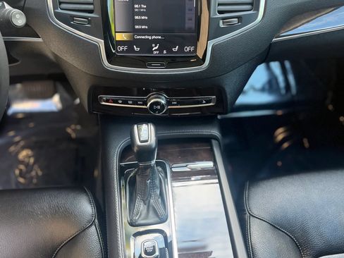 Used 2019 Volvo XC90 T6 Momentum w/ Advanced Package AWD/4WD image 17