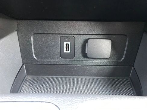 Used 2017 Ford Escape Titanium image 28