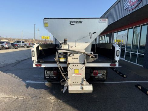 Used 2014 Ford F550 4x4 Regular Cab Super Duty image 12