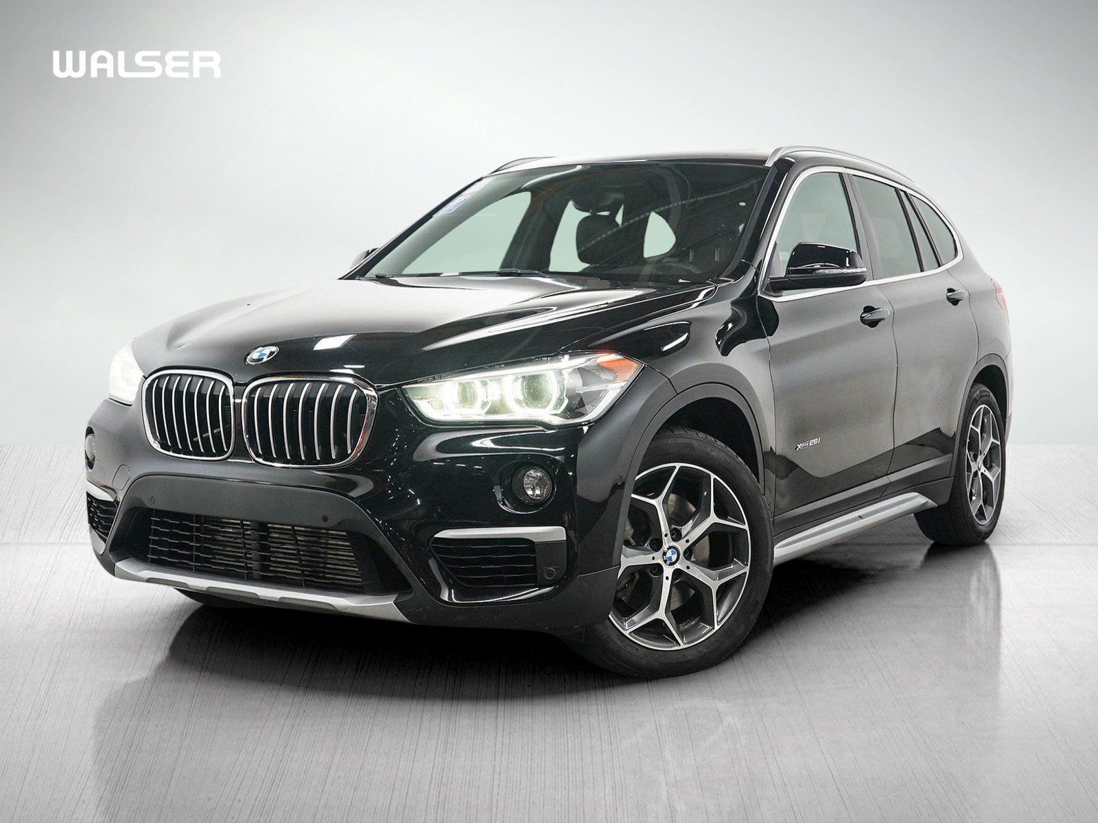 Used 2017 BMW X1 xDrive28i AWD/4WD image 1