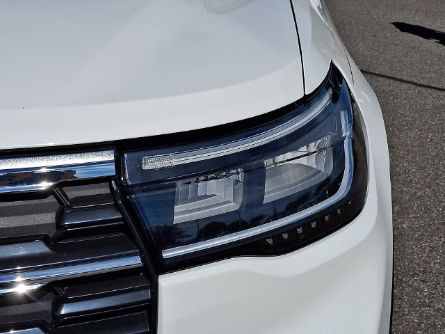 Used 2025 Ford Explorer Active w/ Active Comfort Package RWD image 9