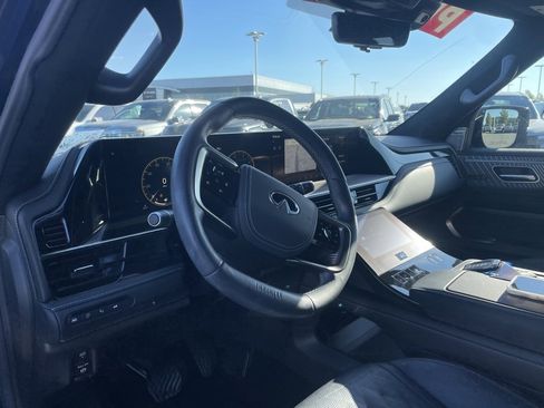 Used 2025 INFINITI QX80 Autograph image 10