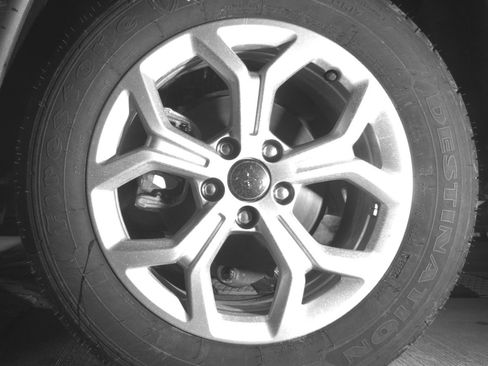 Used 2025 Jeep Compass Latitude image 14