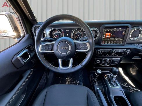 Used 2022 Jeep Wrangler Unlimited Sahara w/ Cold Weather Group image 8